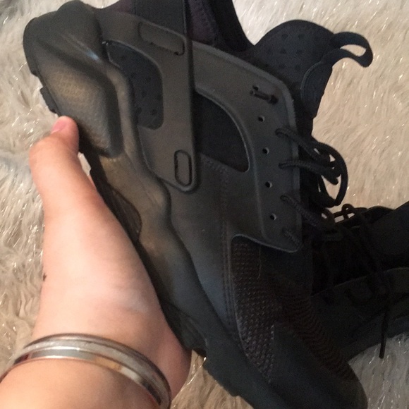 Shoes - Picture 4 of 4